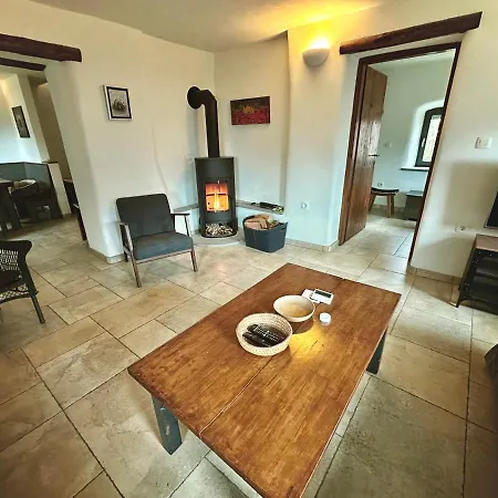 Kuninez, With Summer Kitchen *