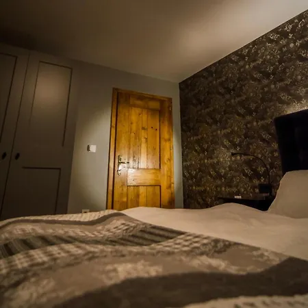 Kuninez, With Summer Kitchen Most na Soči