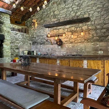 Kuninez, With Summer Kitchen *