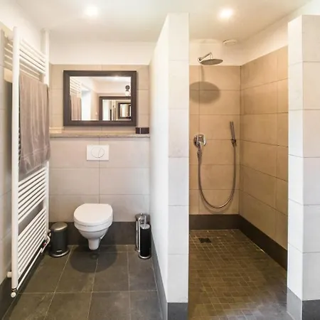 Kuninez, With Summer Kitchen *