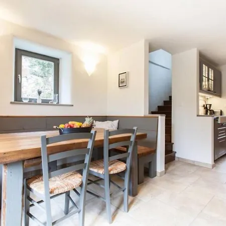 Kuninez, With Summer Kitchen Most na Soči