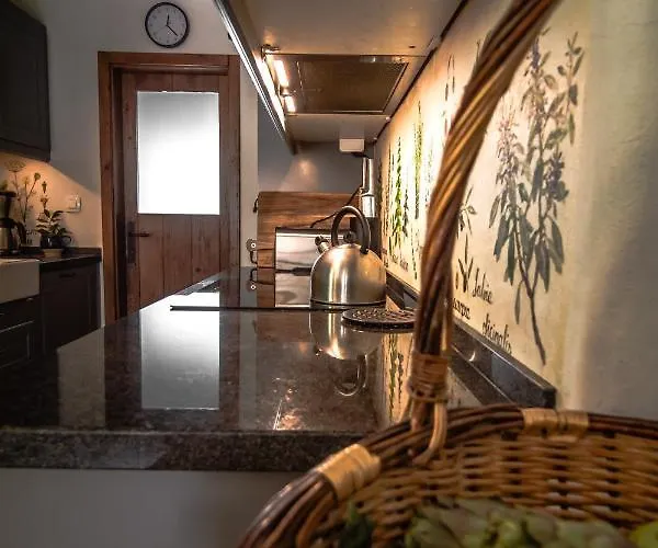 Kuninez, With Summer Kitchen *