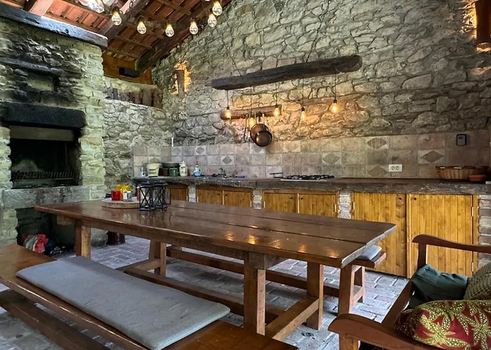 Kuninez, With Summer Kitchen *