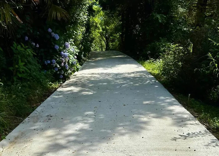 Kuninez, With Summer Kitchen * מוסט נה סוסי