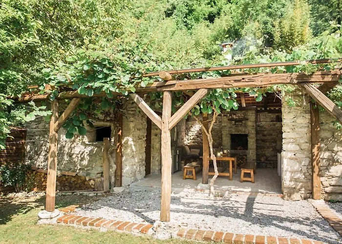 Kuninez, With Summer Kitchen * מוסט נה סוסי