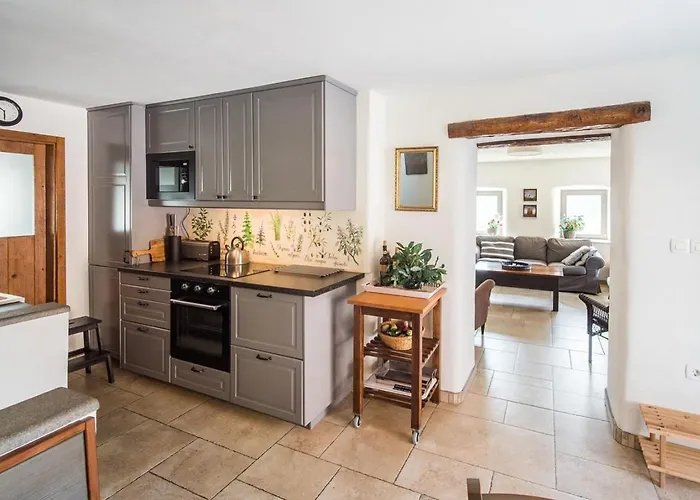 בית נופש Kuninez, With Summer Kitchen